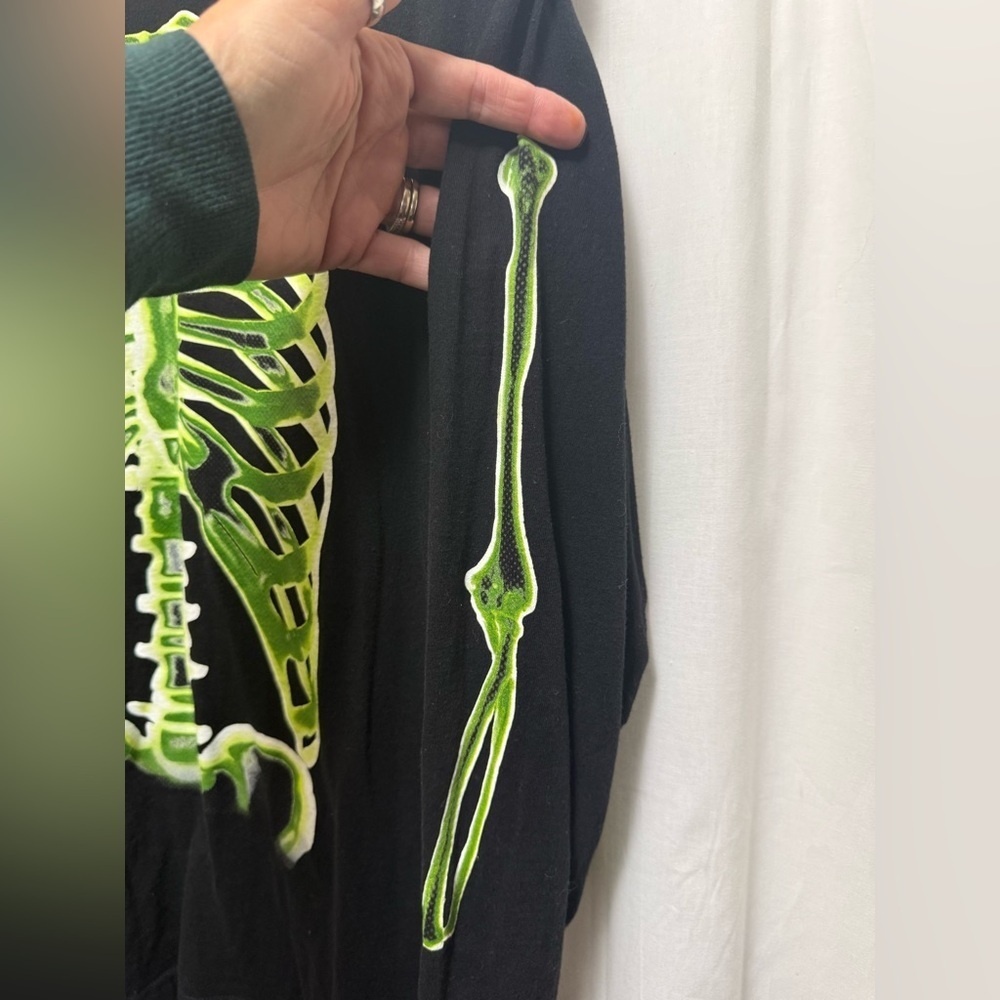 Target Black and Green Skeleton Long Sleeve Tee 0139 - Picture 3 of 5